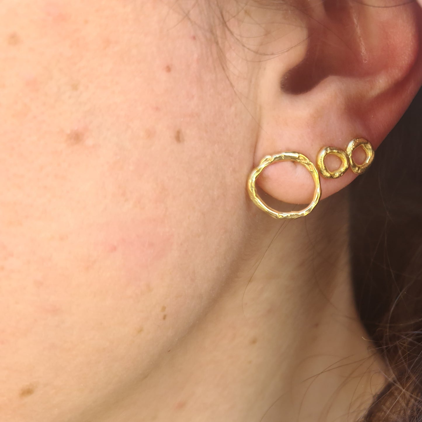 Pendientes Círculo de plata chapada en oro de 18k