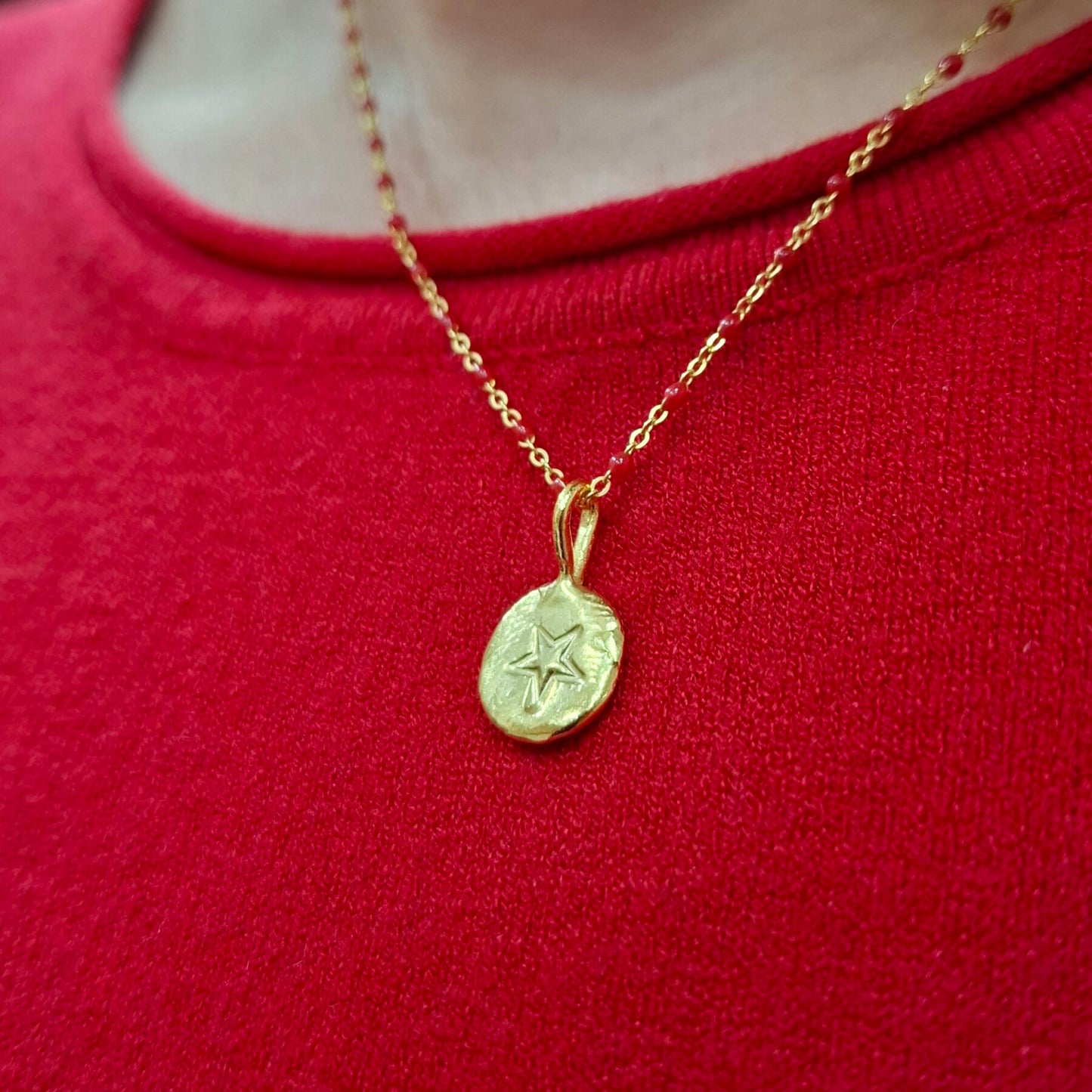 Collar Amuleto de plata chapada en oro