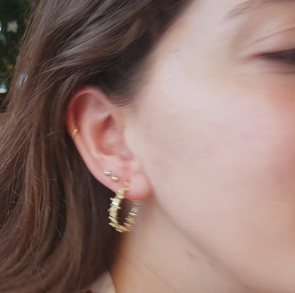 Aros Burbujas desordenadas de plata chapada en oro de 18k