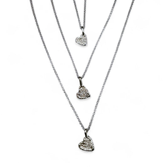 Collar Corazones bordados