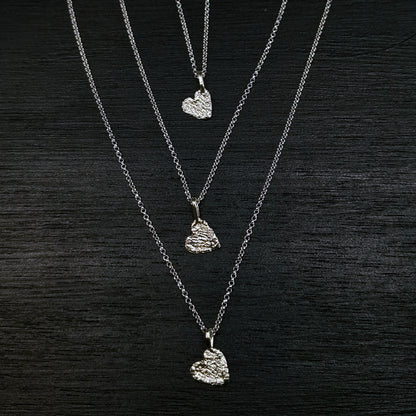 Collar Corazones bordados